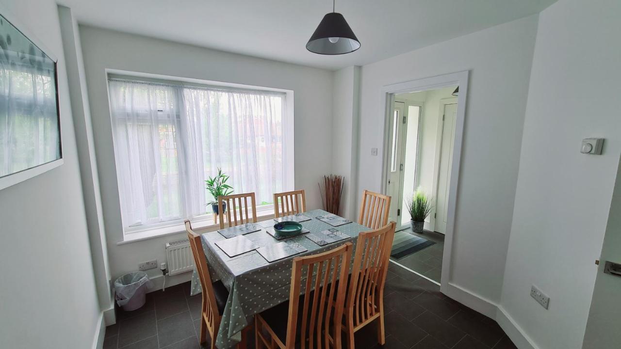 Station Heights Villa Rayleigh Ngoại thất bức ảnh